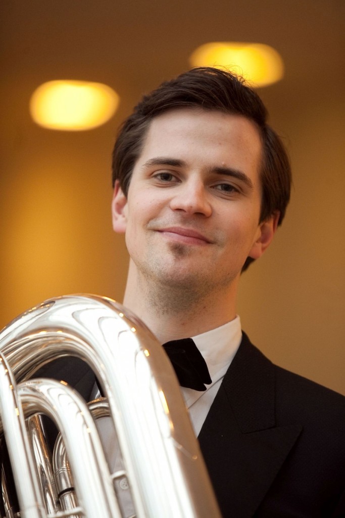 Alexander Tischendorf unterstützt Brass Band BlechKLANG bei KLANGspuren