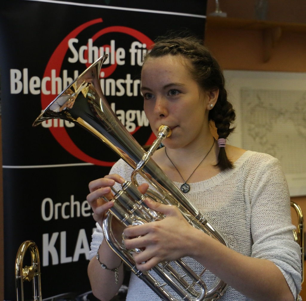Anabel Voigt unterstützt Brass Band BlechKLANG bei KLANGspuren