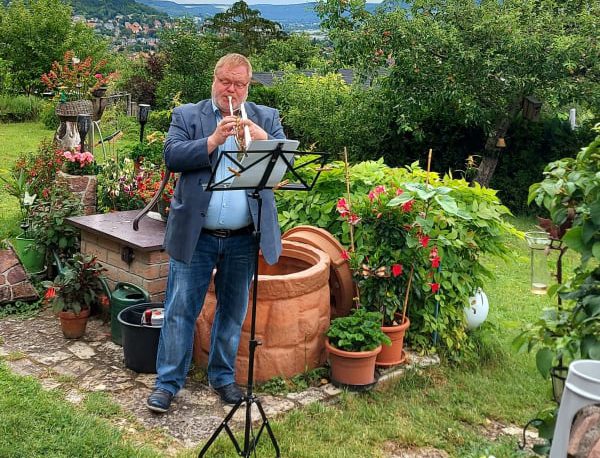 Alexander Richter spielt ein Dankeschön-Ständchen