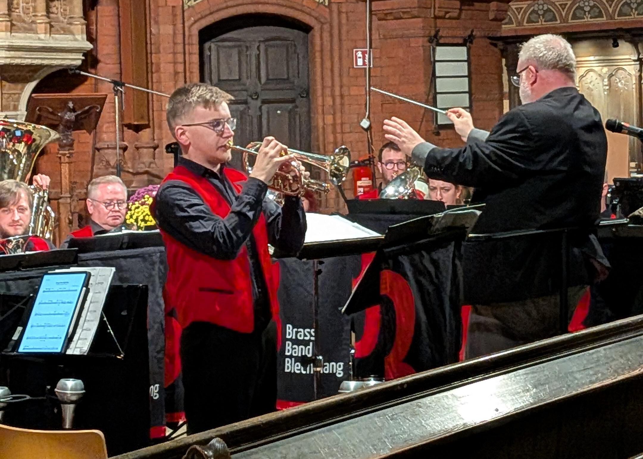 Principal Johannes Stoll beim Solo von "Song of the Night Sky"